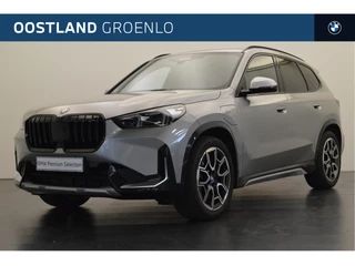 Hoofdafbeelding BMW X1 BMW X1 xDrive30e High Executive M Sport Automaat / Sportstoelen / Stoelverwarming / Adaptief M Onderstel / Parking Assistant Plus / Head-Up / Live Cockpit Professional