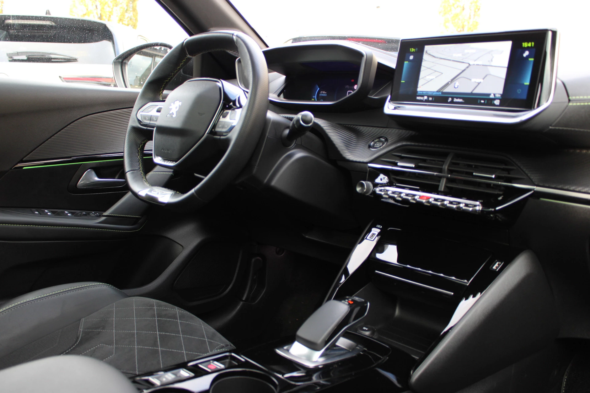 Hoofdafbeelding Peugeot e-208