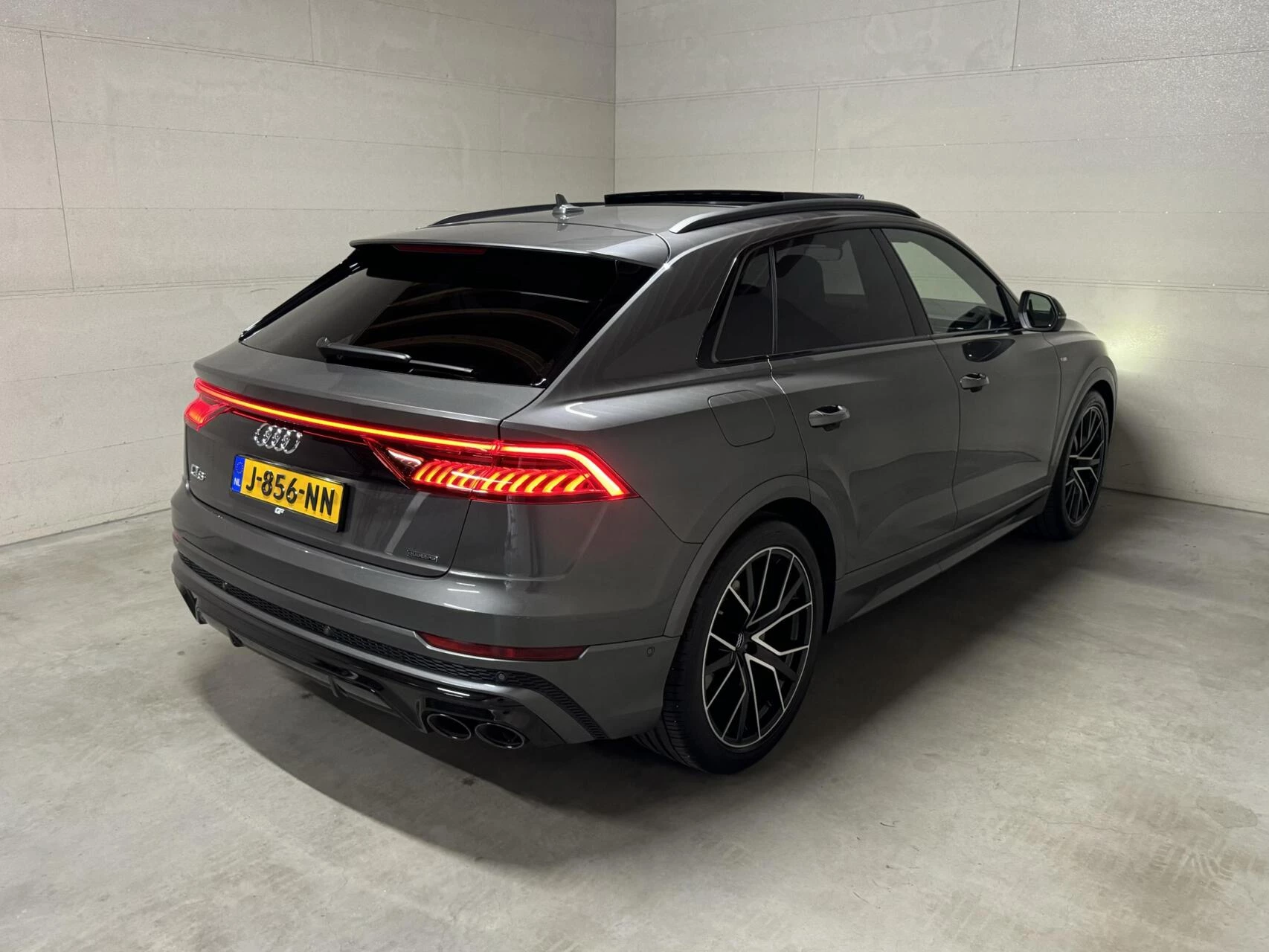 Hoofdafbeelding Audi Q8