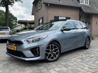 Hoofdafbeelding Kia Ceed Kia Ceed Wagon 1.5 T-GDi GT-Line Edition 1/2leer,panodak,trekhaak,navi,lmv,cruise