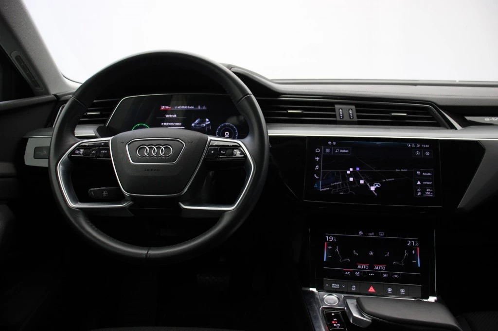 Hoofdafbeelding Audi e-tron