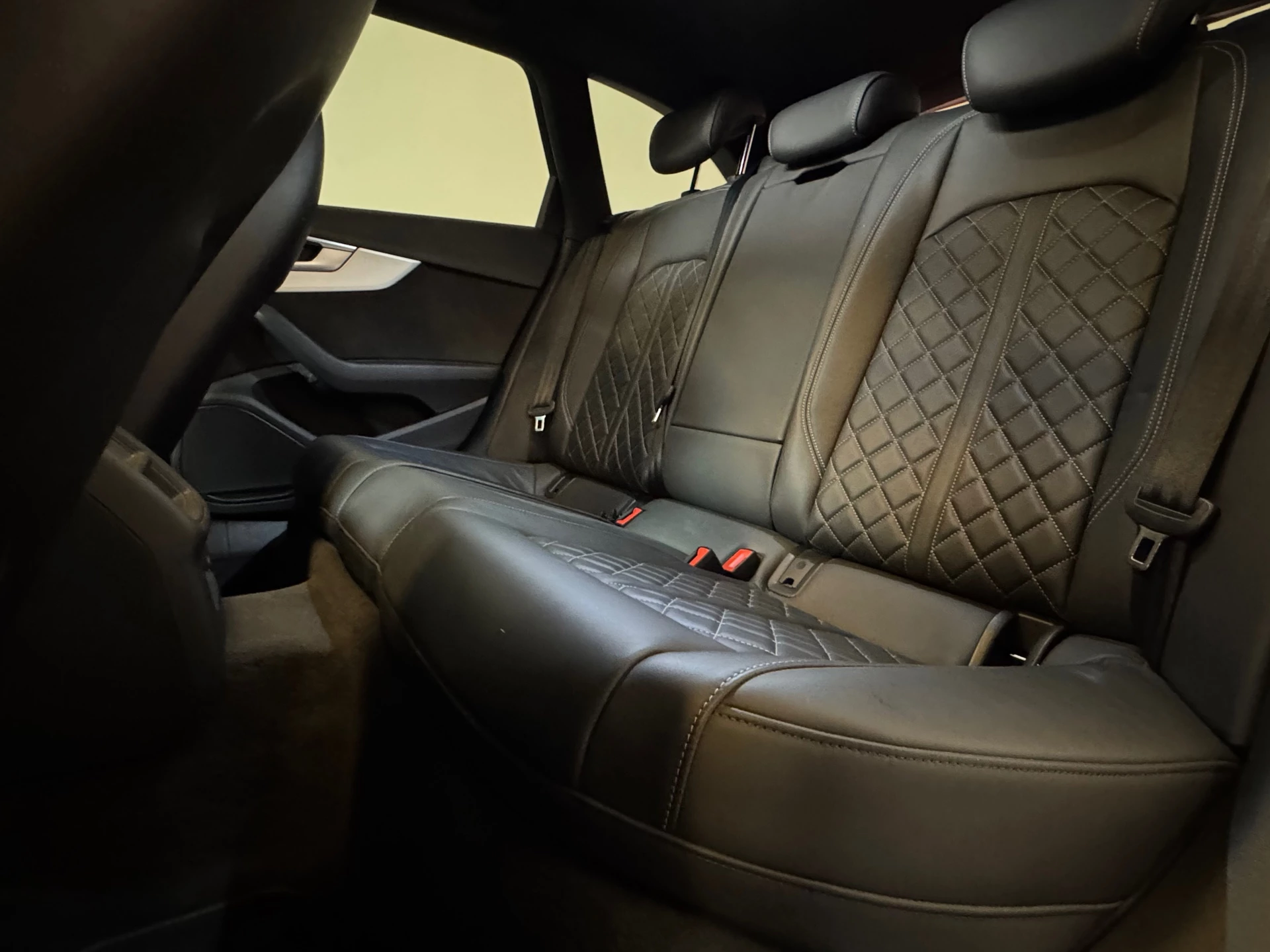 Hoofdafbeelding Audi S4