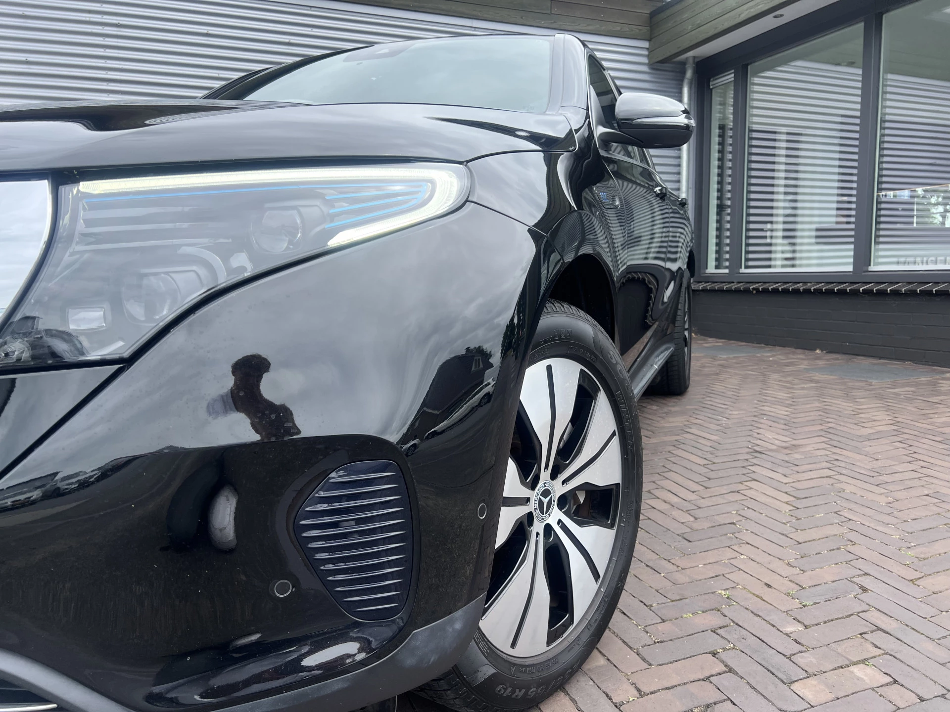 Hoofdafbeelding Mercedes-Benz EQC