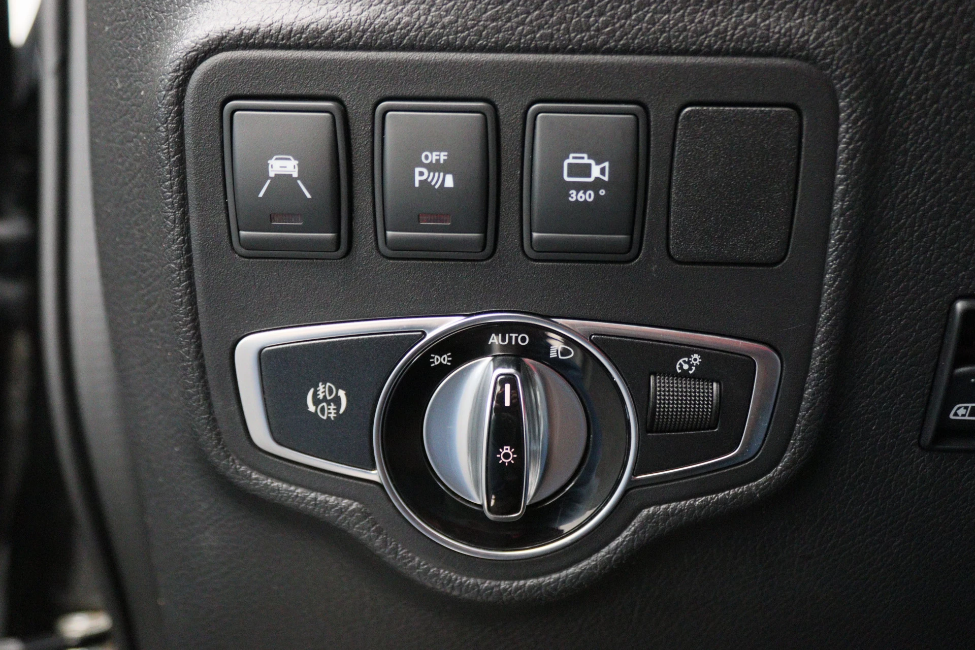 Hoofdafbeelding Mercedes-Benz X-Klasse
