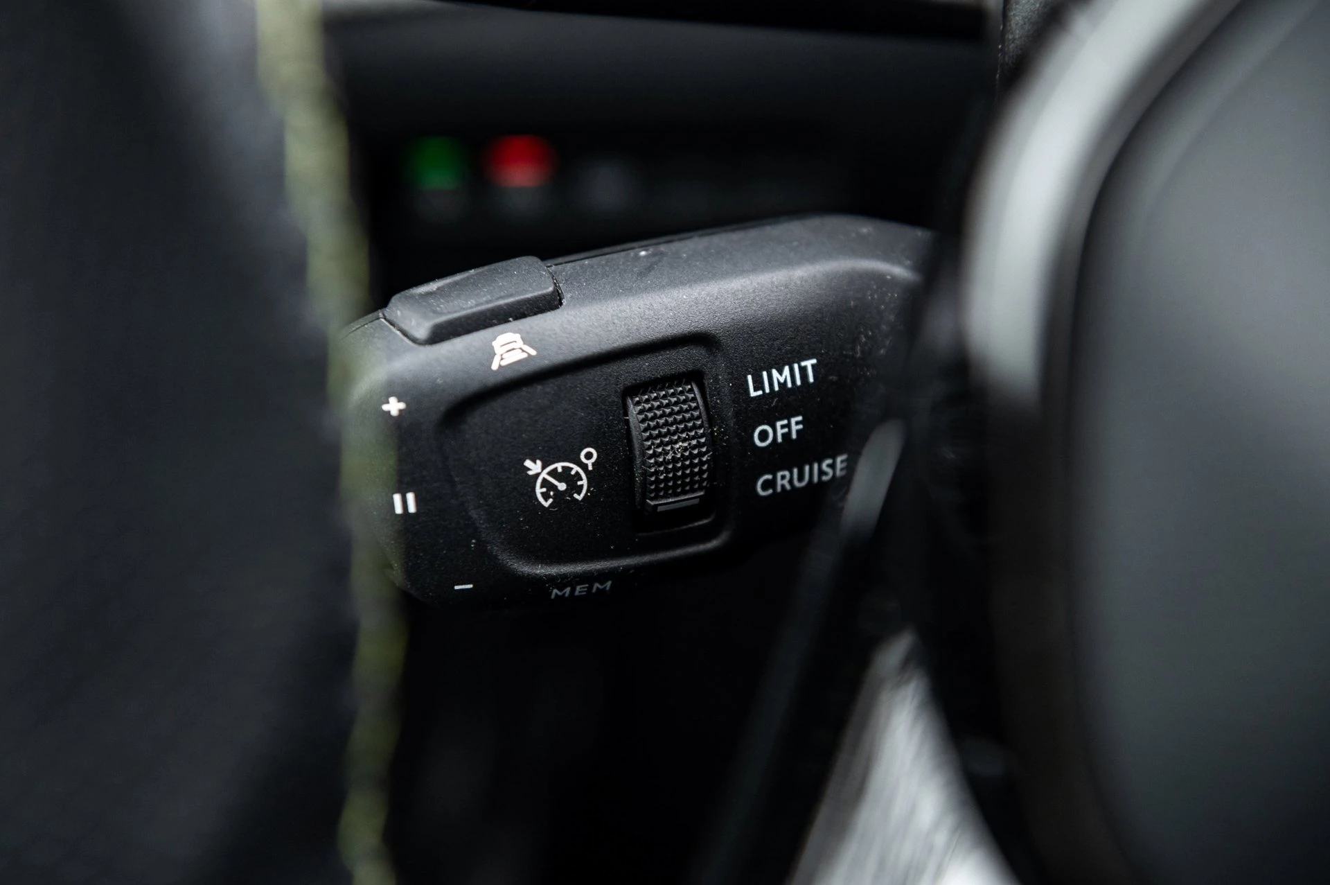 Hoofdafbeelding Peugeot e-2008