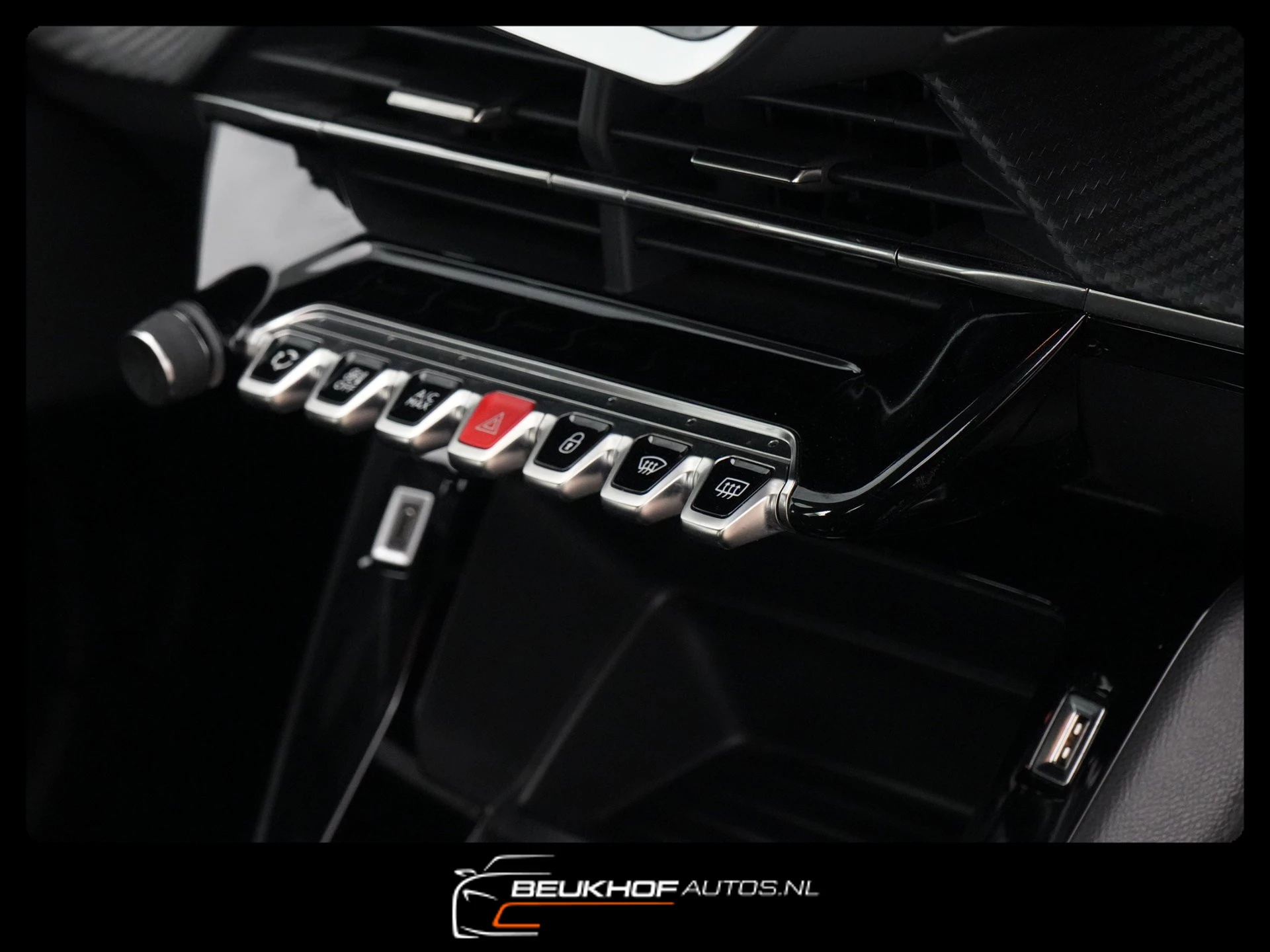 Hoofdafbeelding Peugeot e-208