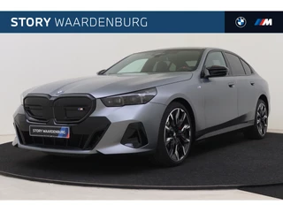 BMW i5 M60 xDrive / Panoramadak / Trekhaak / Bowers & Wilkins / Adaptieve LED / M Multifunctionele / Parking Assistant Plus / Stuurverwarming