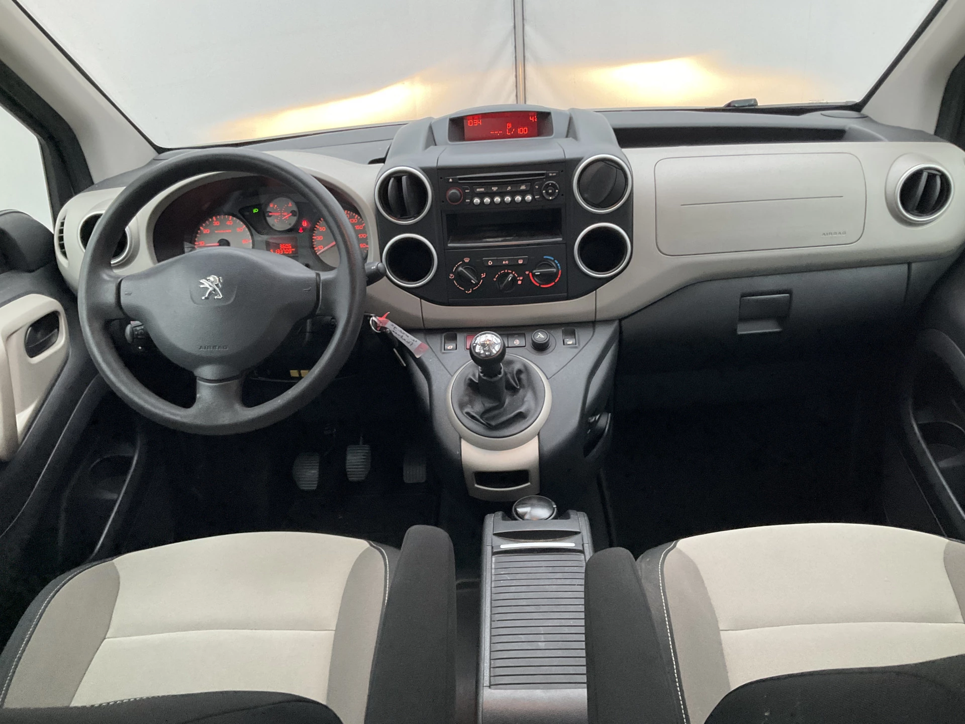 Hoofdafbeelding Peugeot Partner