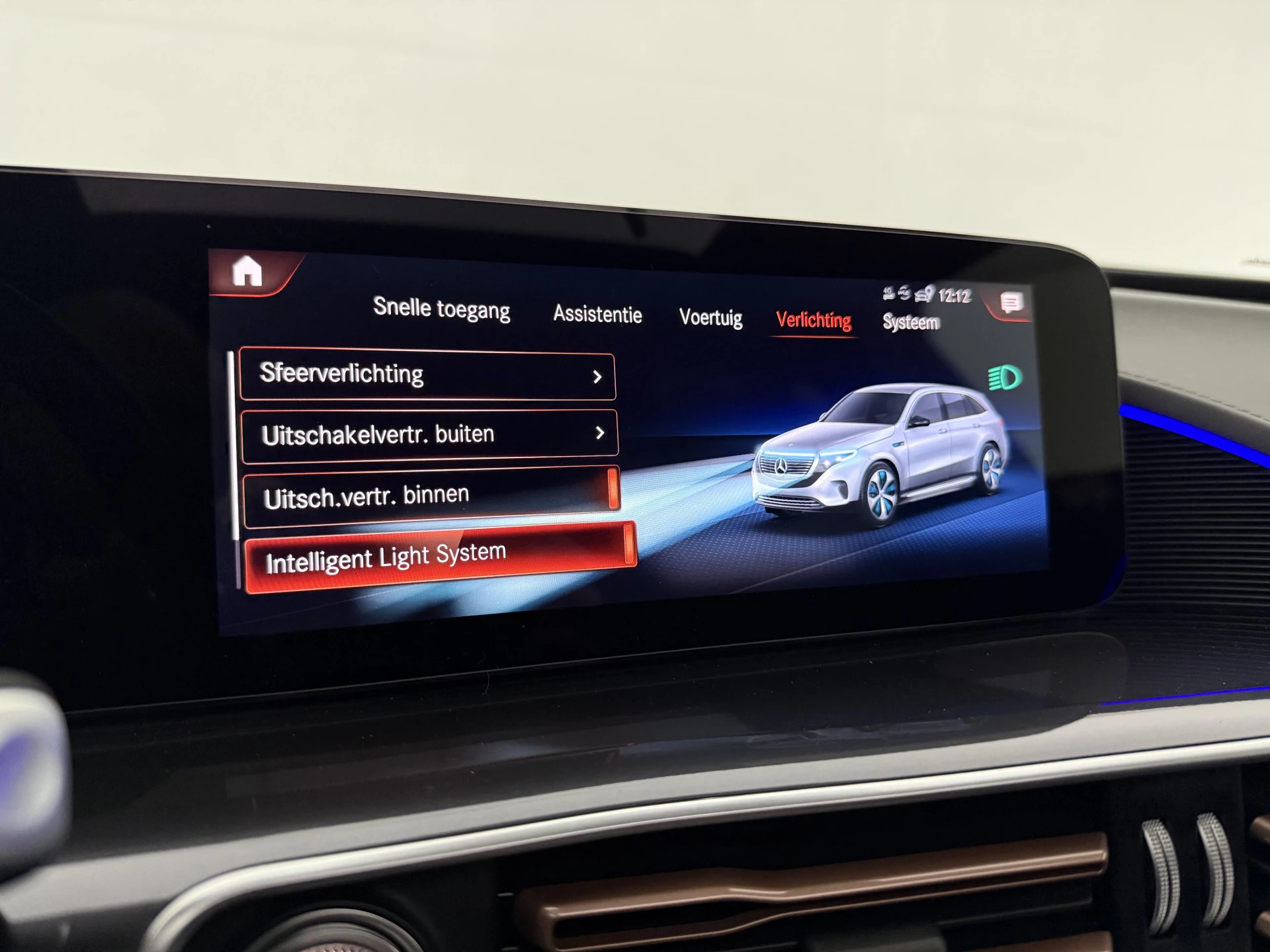 Hoofdafbeelding Mercedes-Benz EQC