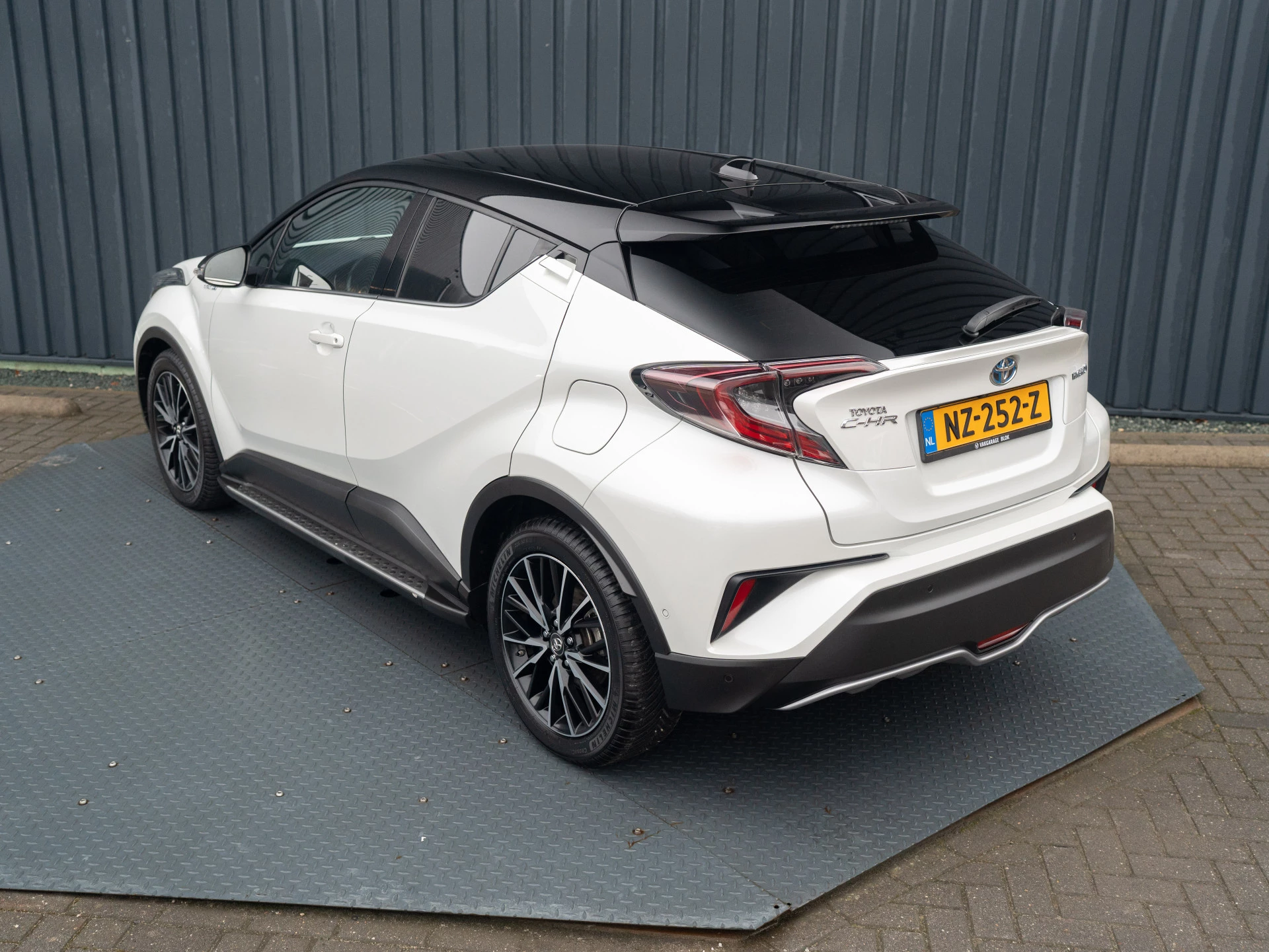 Hoofdafbeelding Toyota C-HR