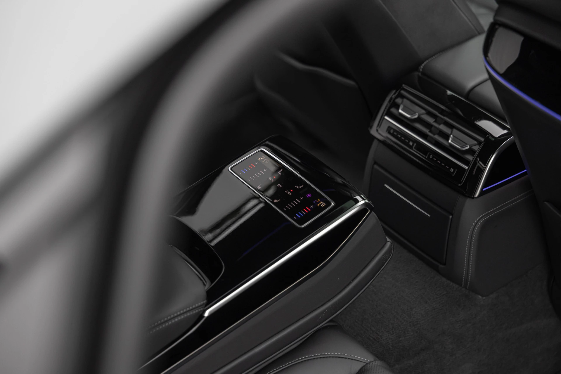 Hoofdafbeelding Audi S8