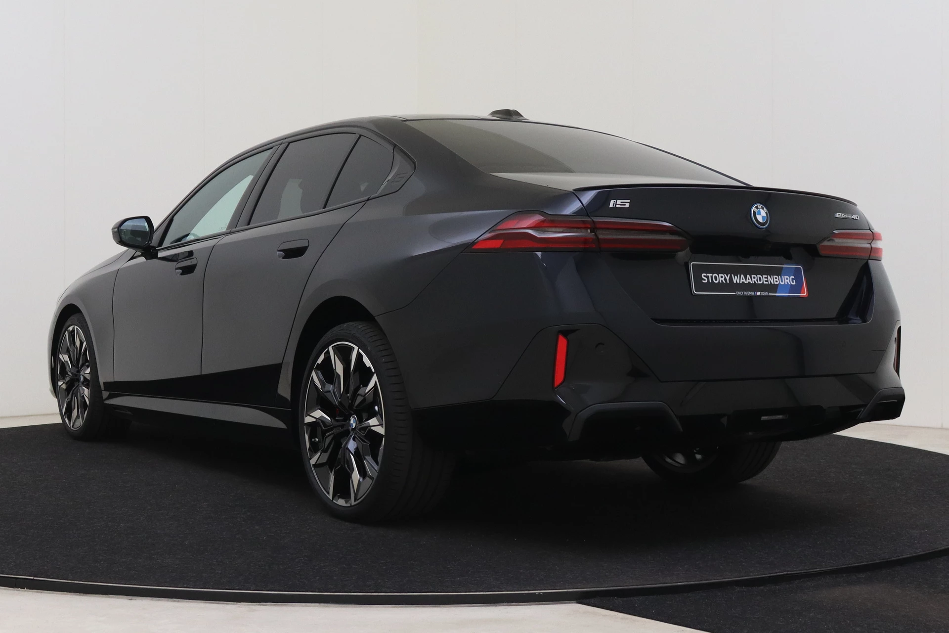 Hoofdafbeelding BMW i5