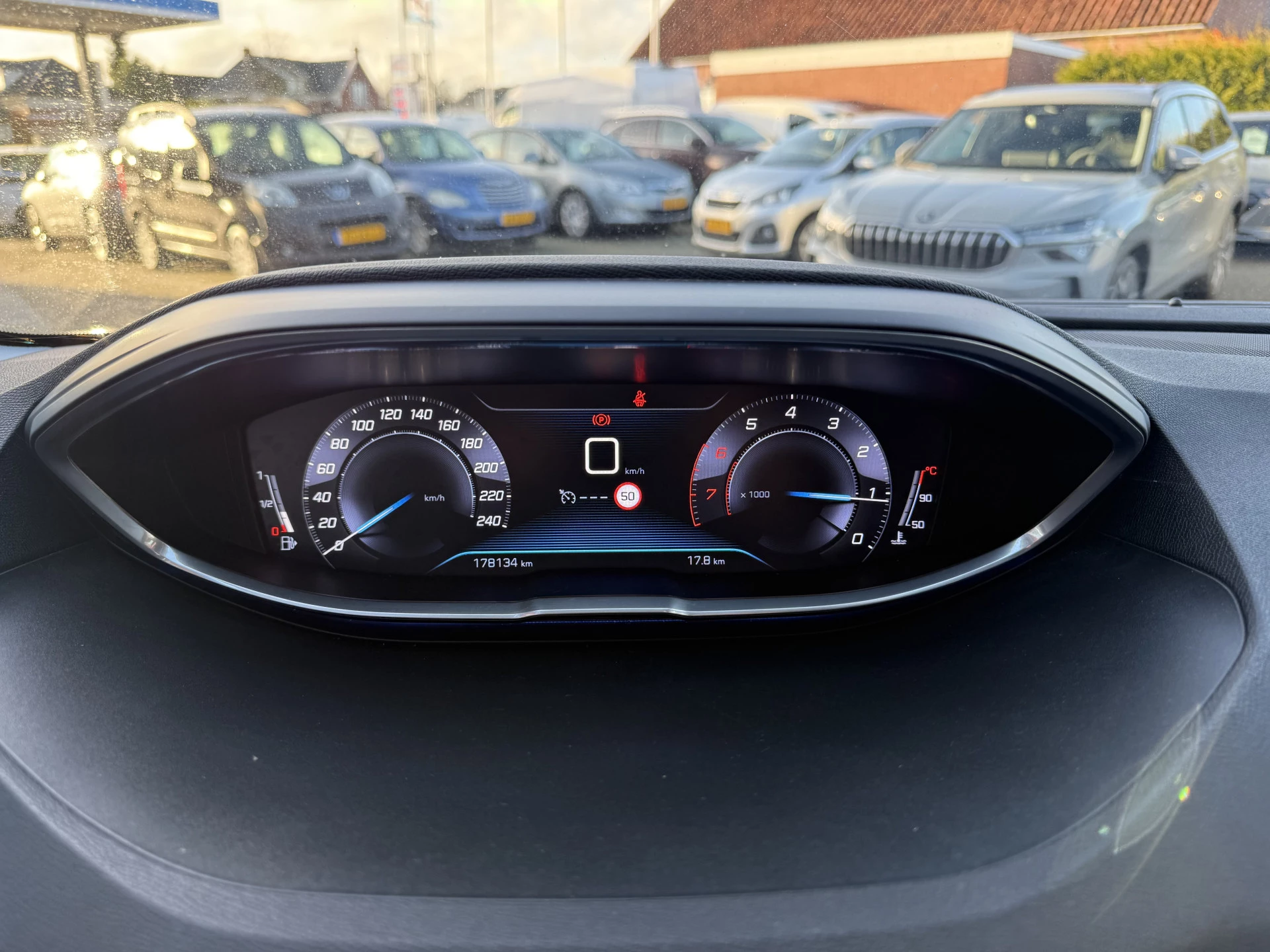 Hoofdafbeelding Peugeot 5008