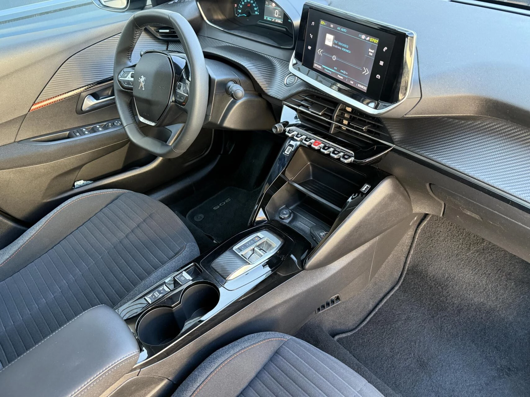 Hoofdafbeelding Peugeot e-208