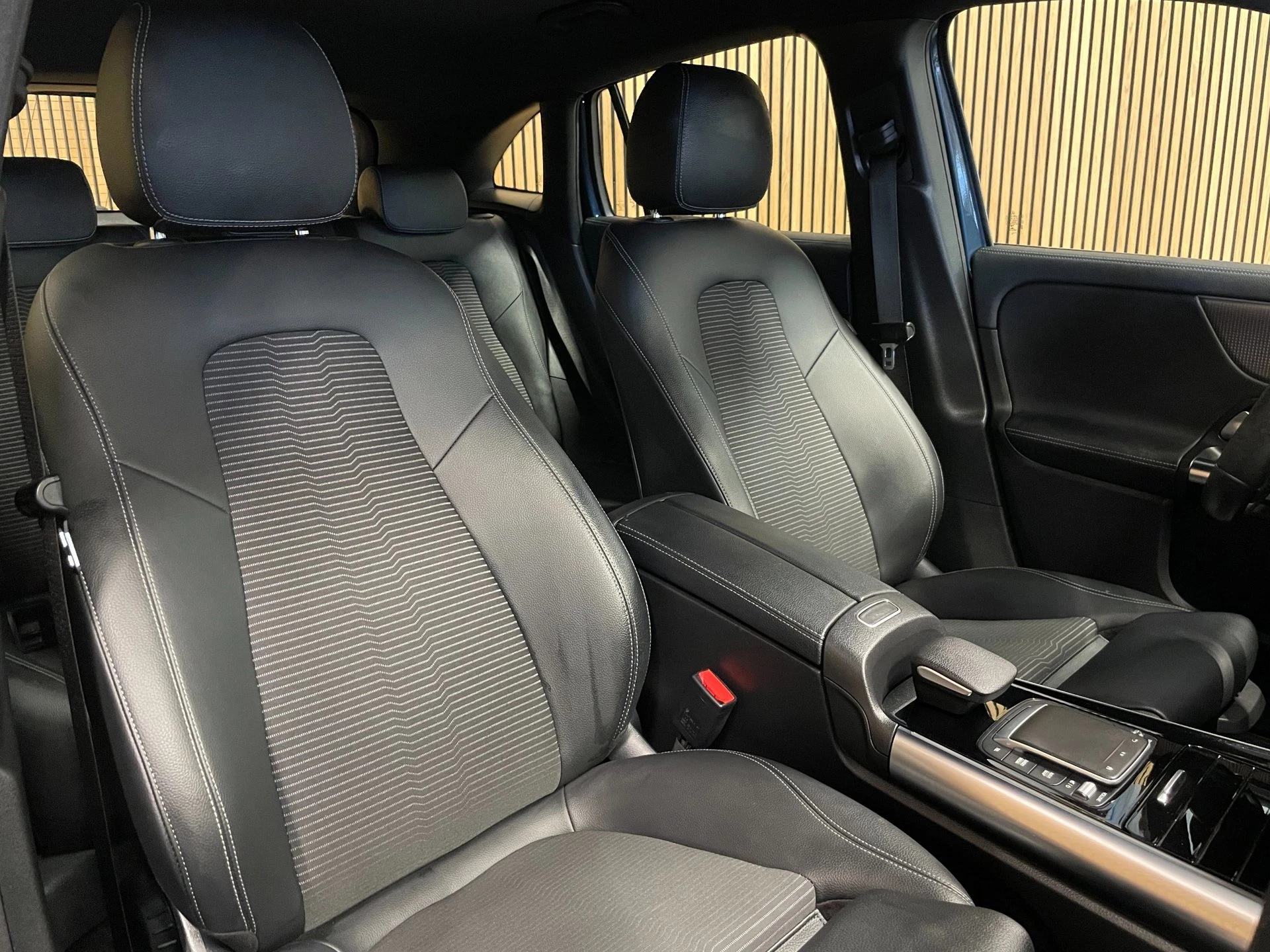 Hoofdafbeelding Mercedes-Benz EQA