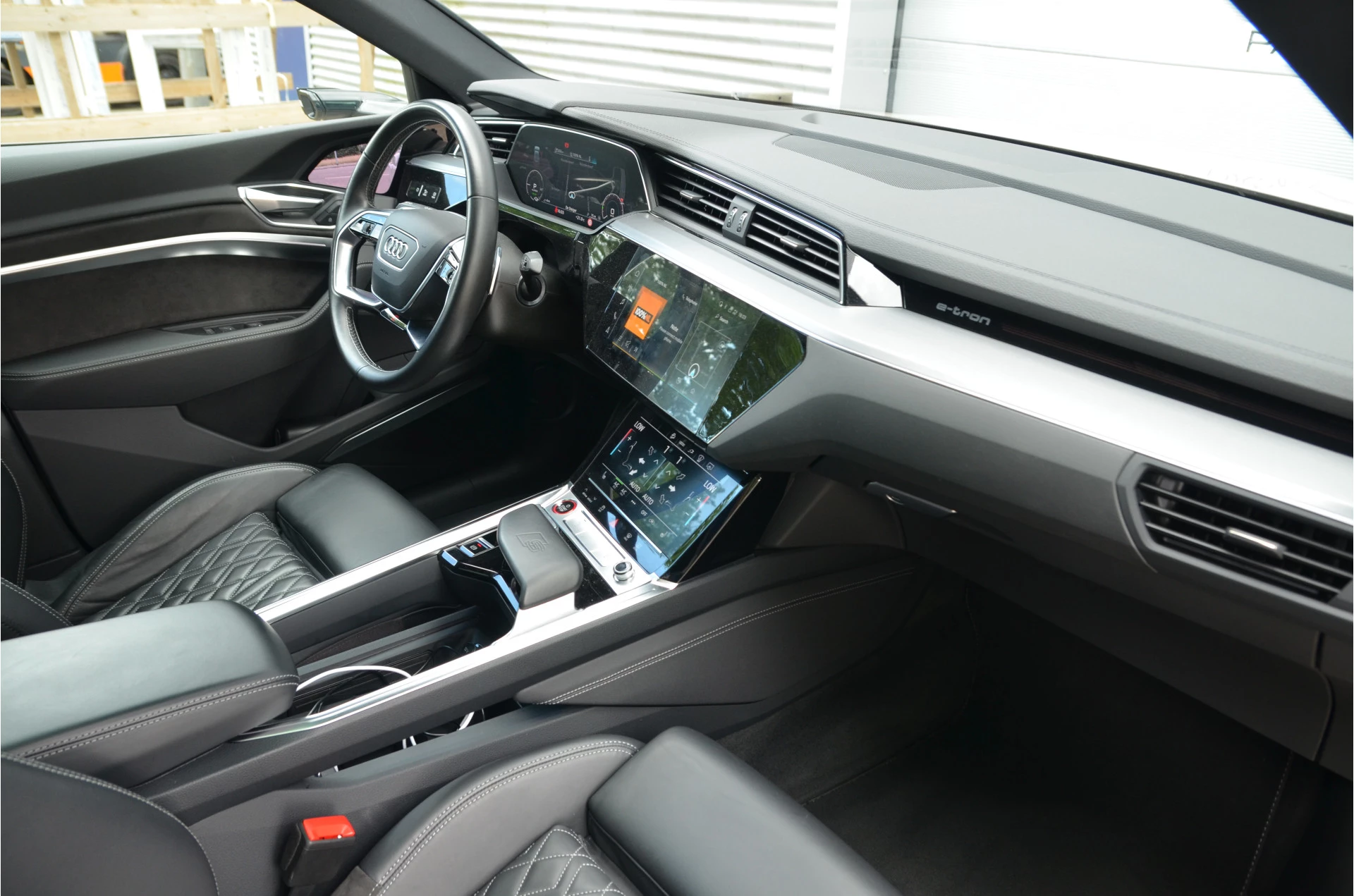 Hoofdafbeelding Audi e-tron