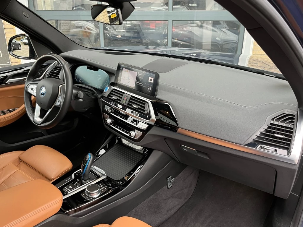 Hoofdafbeelding BMW iX3