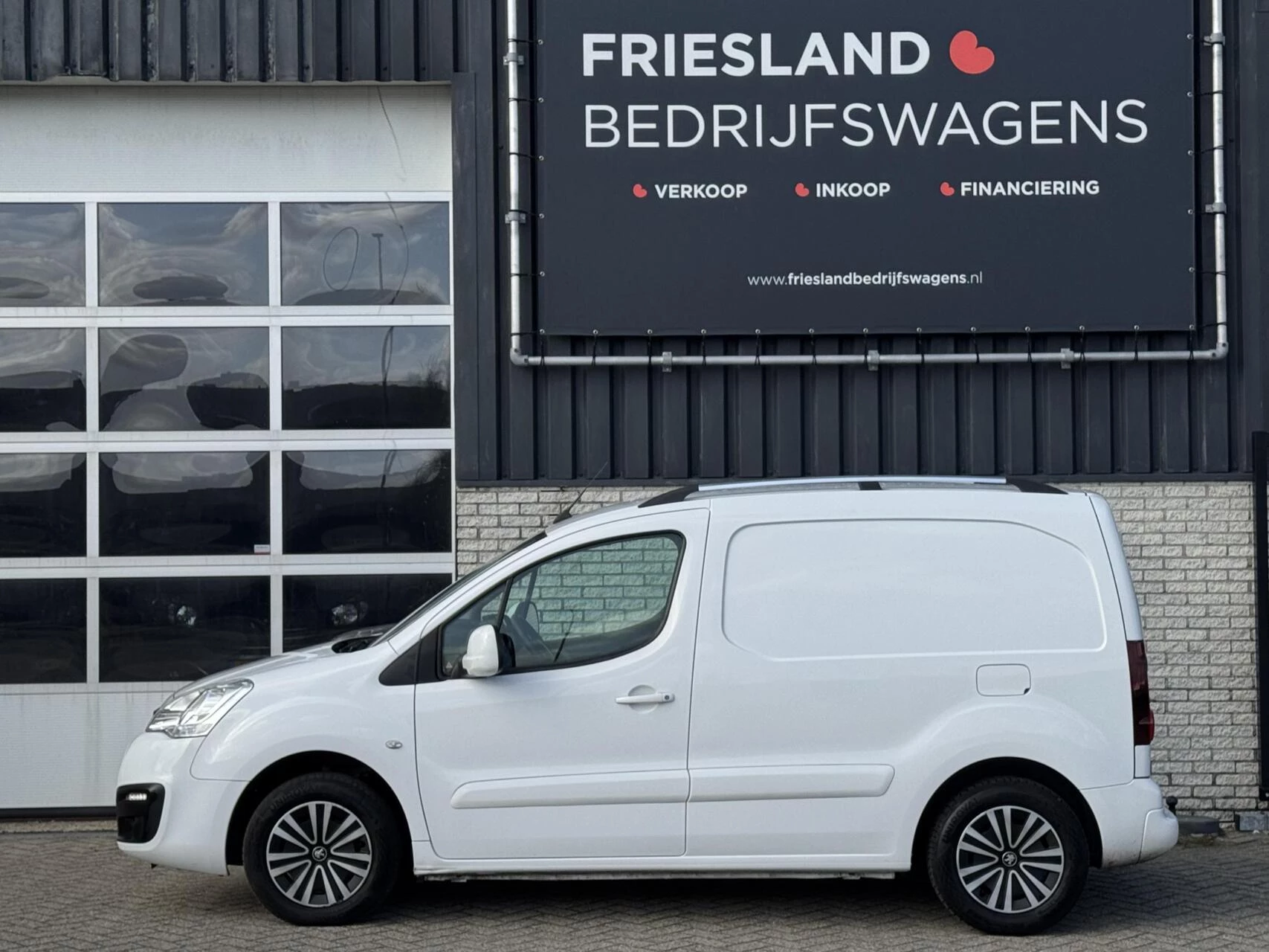 Hoofdafbeelding Peugeot Partner