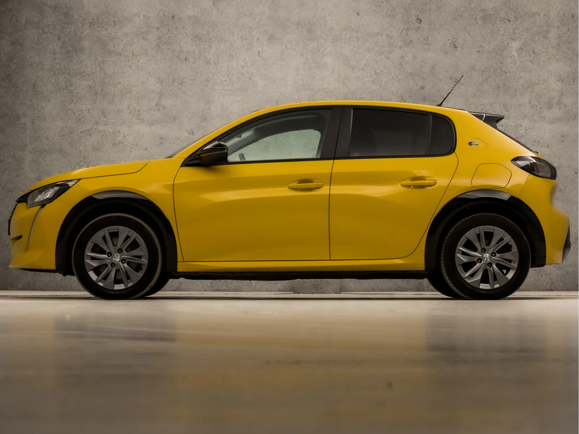 Hoofdafbeelding Peugeot e-208