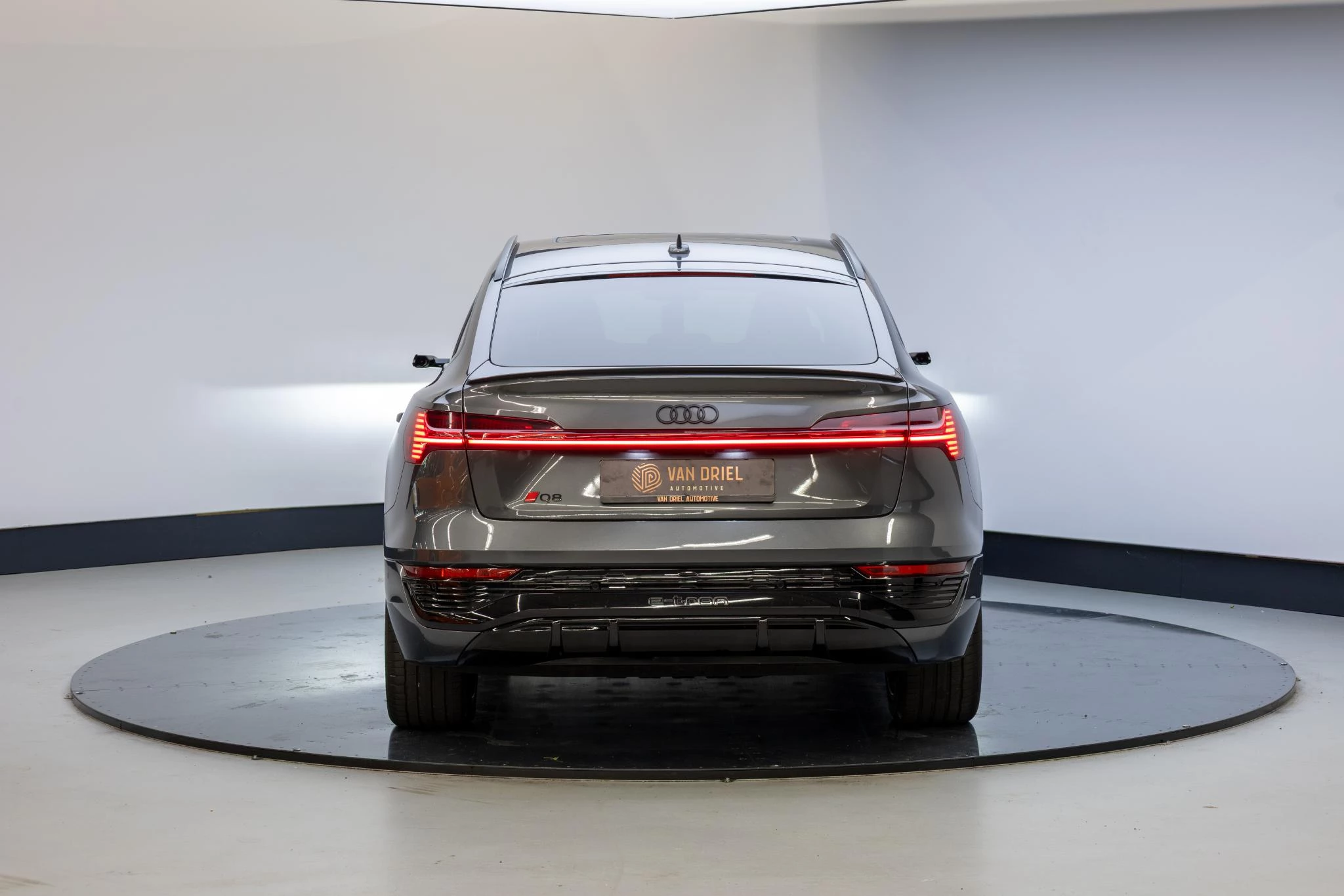 Hoofdafbeelding Audi Q8 Sportback e-tron