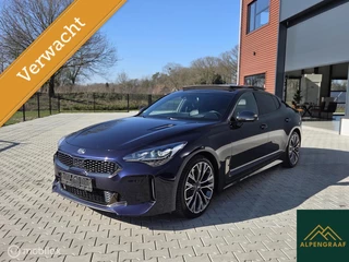 Hoofdafbeelding Kia Stinger Kia Stinger 2.0 T-GDI GT-Line Pano Acc Carplay Stuurwielverwarming Stoelkoeling
