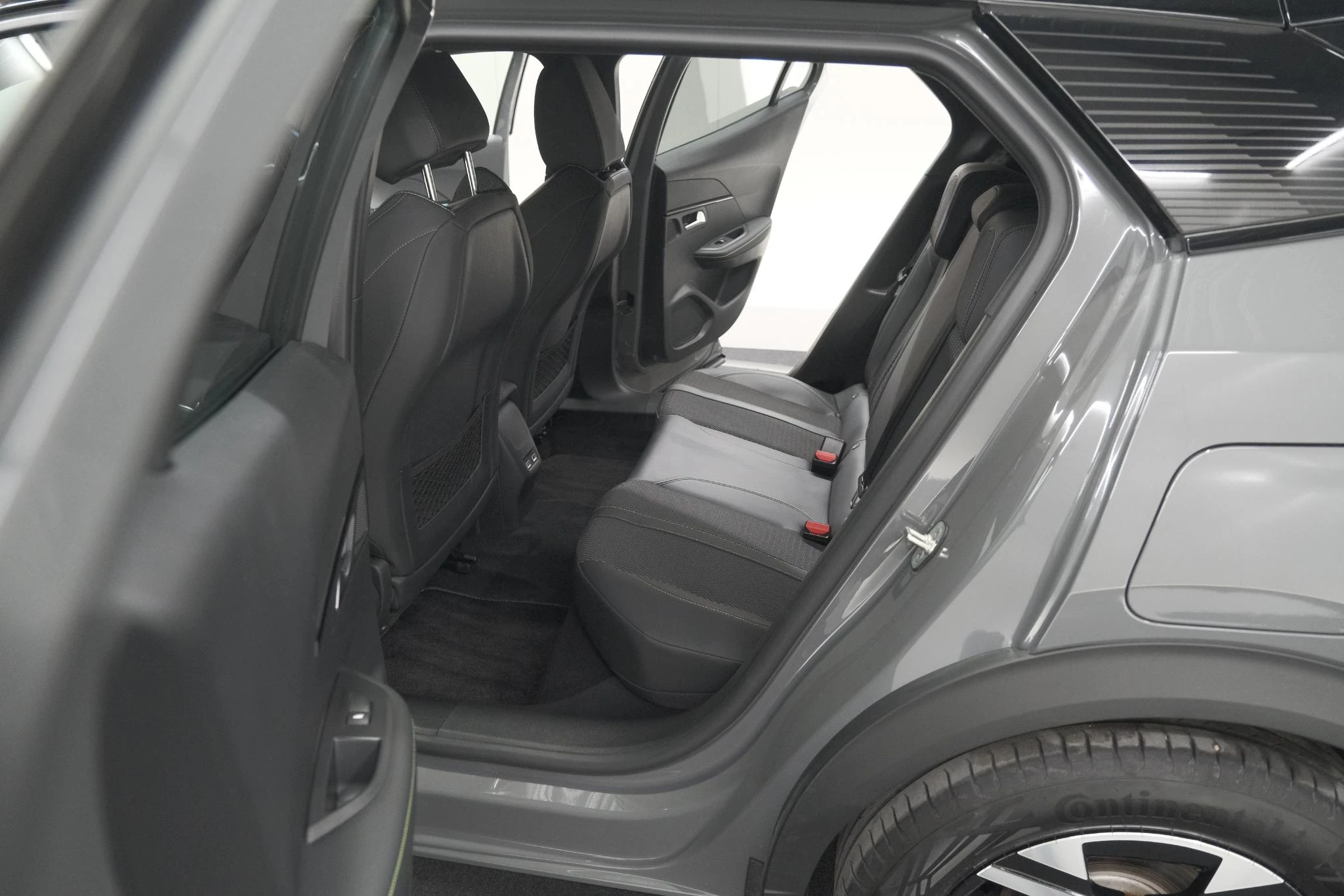 Hoofdafbeelding Peugeot e-2008