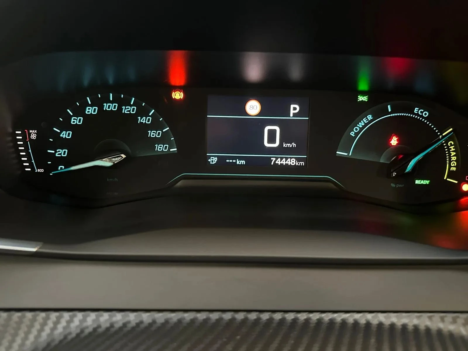 Hoofdafbeelding Peugeot e-208