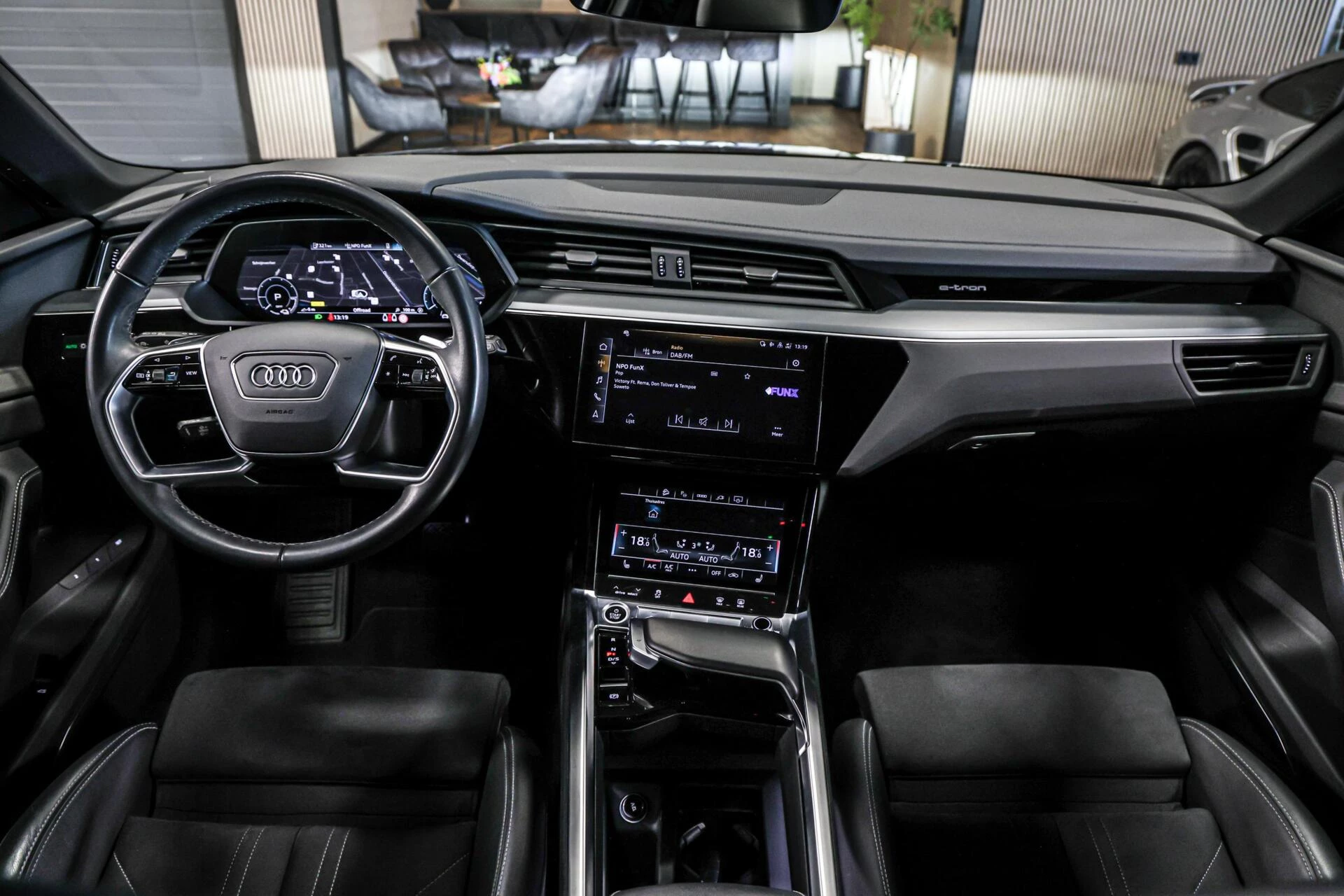 Hoofdafbeelding Audi Q8 e-tron