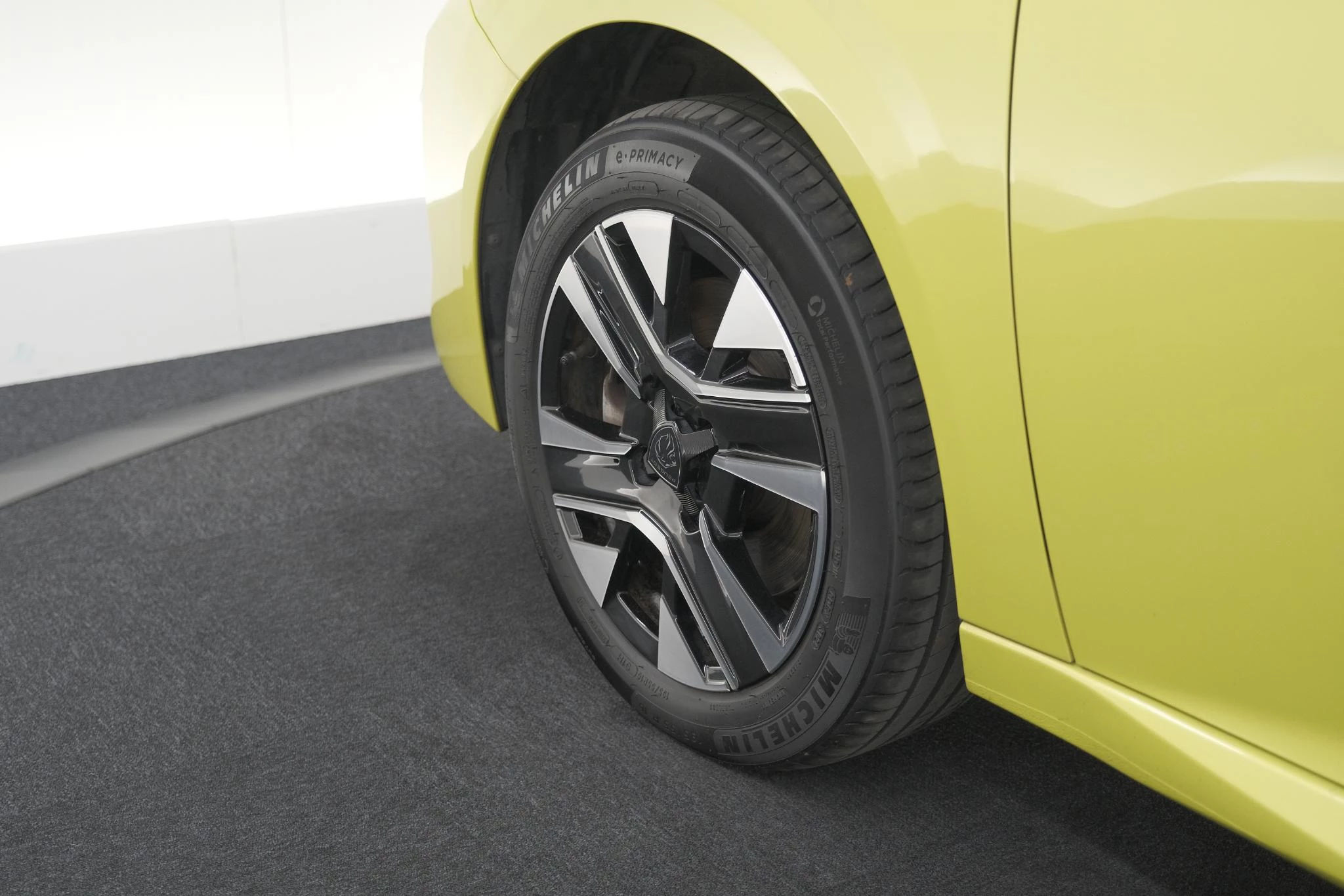 Hoofdafbeelding Peugeot e-208