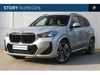 BMW X1 xDrive30e High Executive M Sport Automaat / Panoramadak / Trekhaak / Sportstoelen / Adaptieve LED / M Adaptief onderstel Parking Assistant Plus / Comfort Access