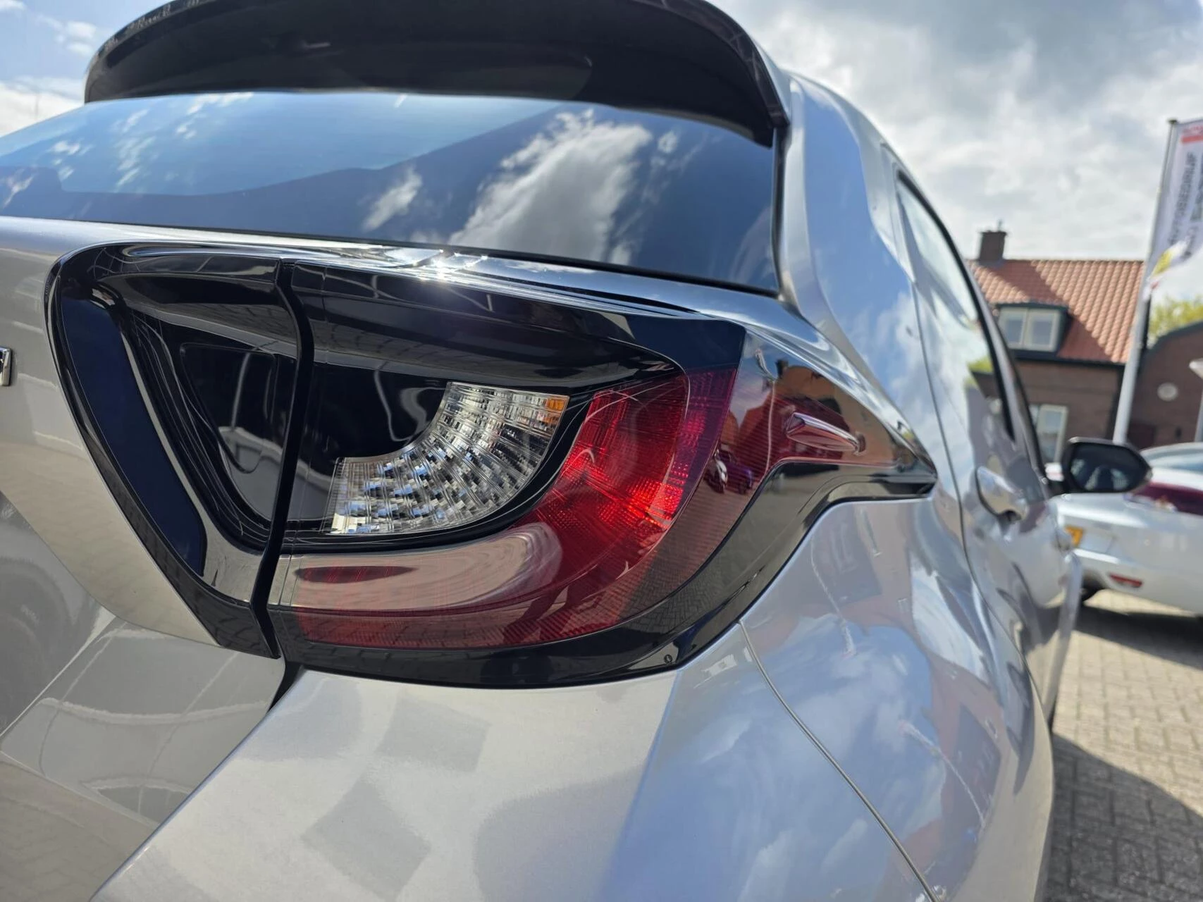 Hoofdafbeelding Mazda 2 Hybrid