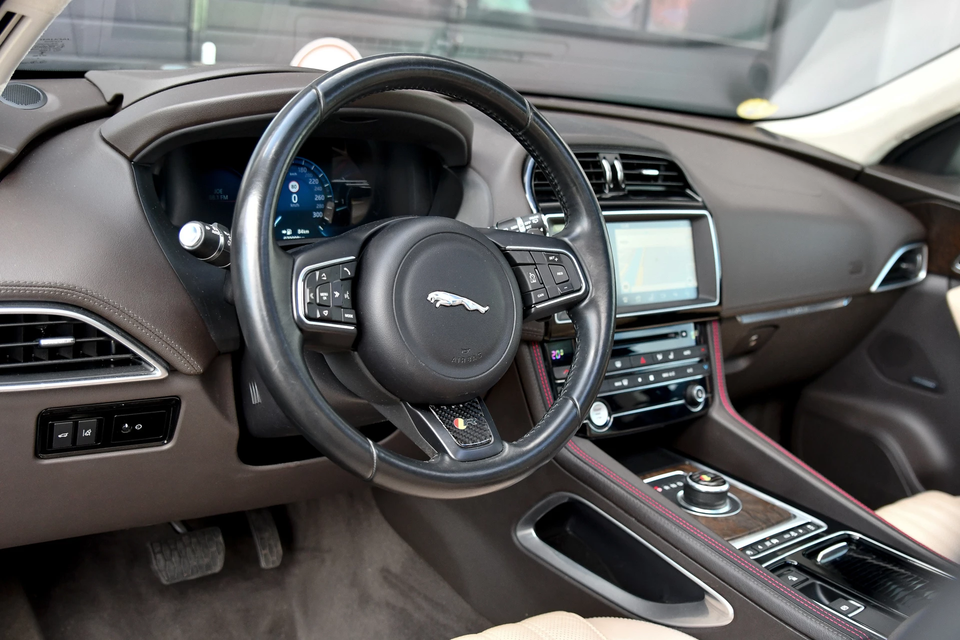 Hoofdafbeelding Jaguar F-PACE