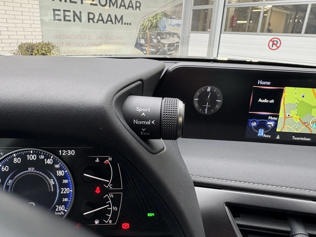 Hoofdafbeelding Lexus UX