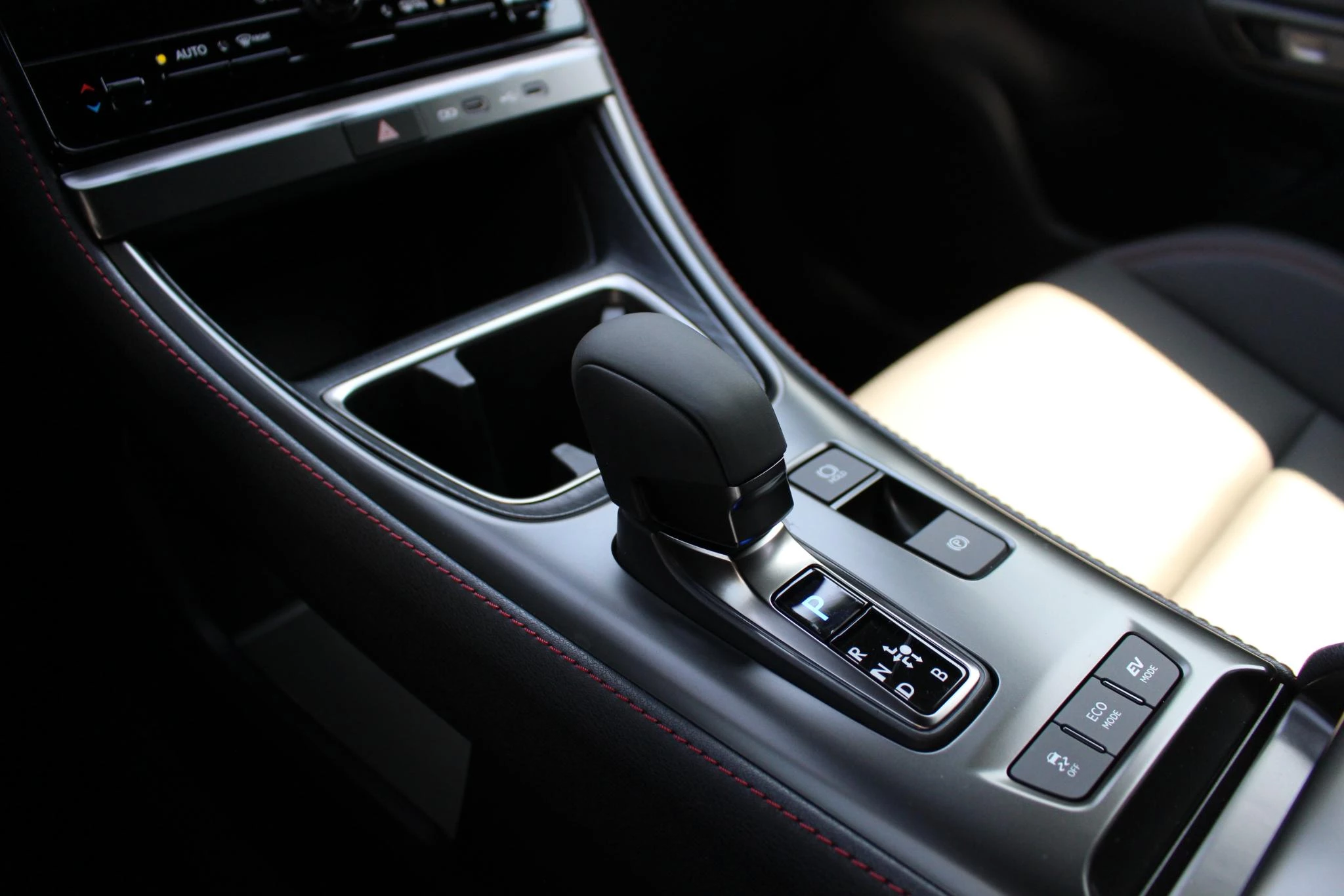 Hoofdafbeelding Lexus LBX