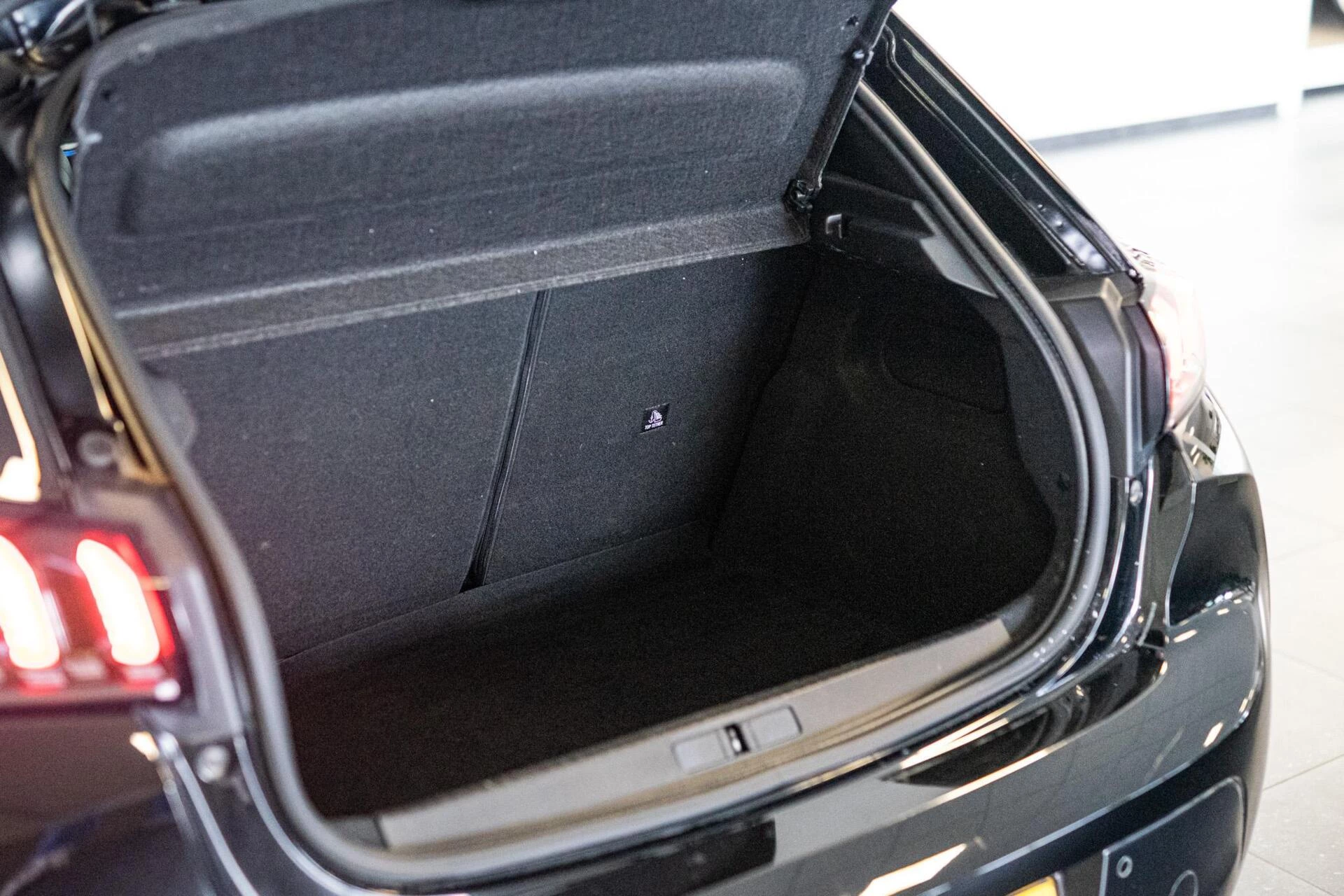 Hoofdafbeelding Peugeot e-208