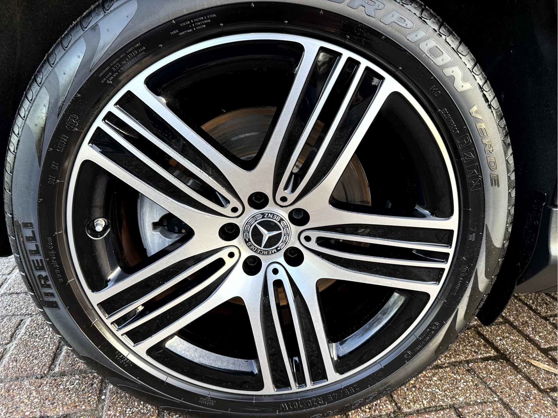 Hoofdafbeelding Mercedes-Benz EQC