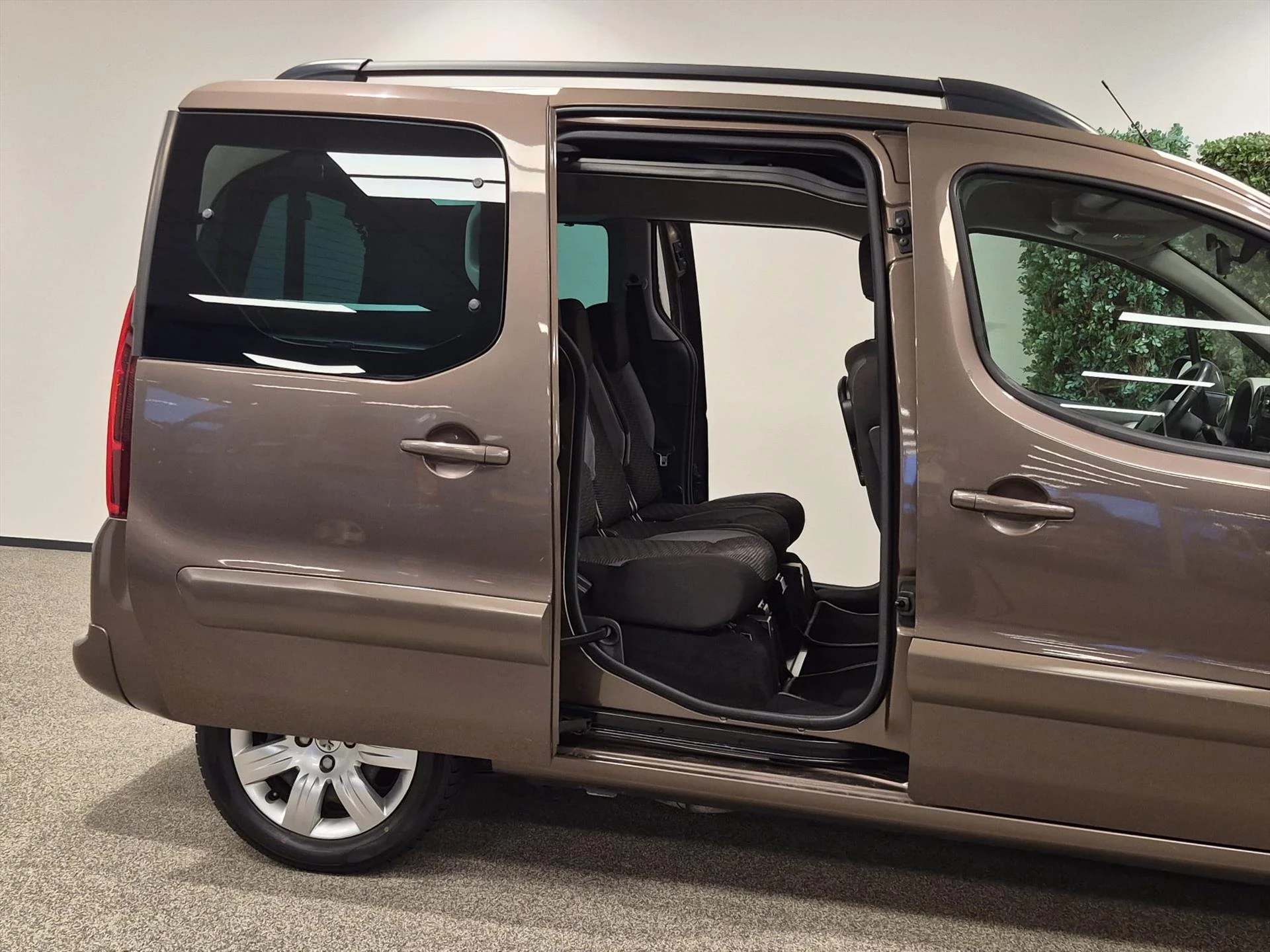 Hoofdafbeelding Peugeot Partner