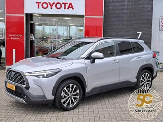 Toyota Corolla Cross 2.0 HYBRID 184PK FIRST-EDITION BLIND-SPOT EL-ACHTERKLEP LM-VELGEN KEYLESS PARK-SENSOREN STOELVERW DRAADLOOS-LADEN AD-CRUISE BLUETOOTH
