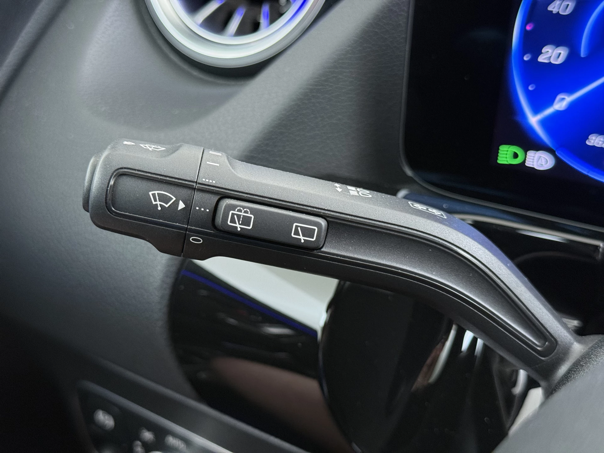 Hoofdafbeelding Mercedes-Benz EQA