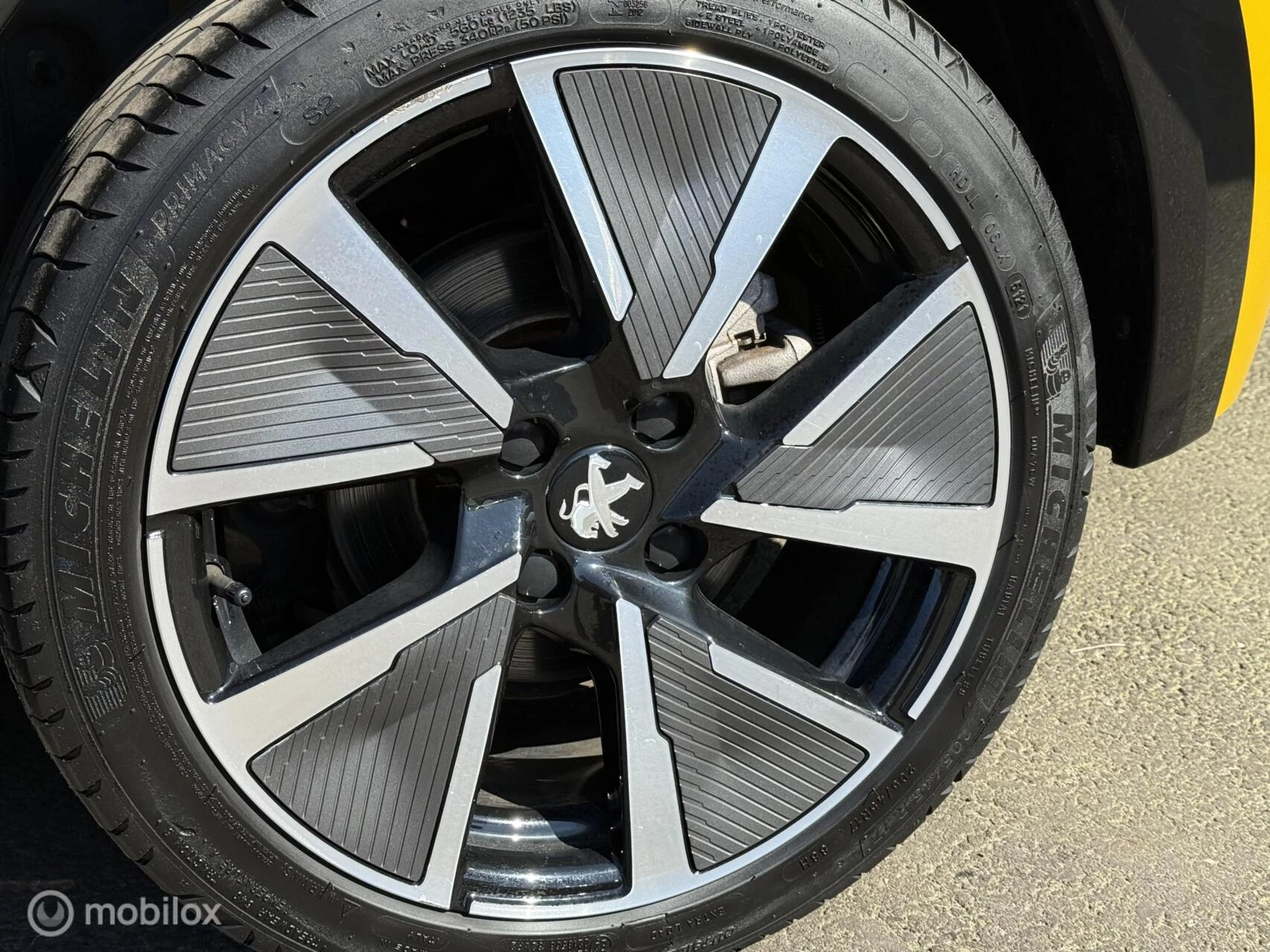 Hoofdafbeelding Peugeot e-208