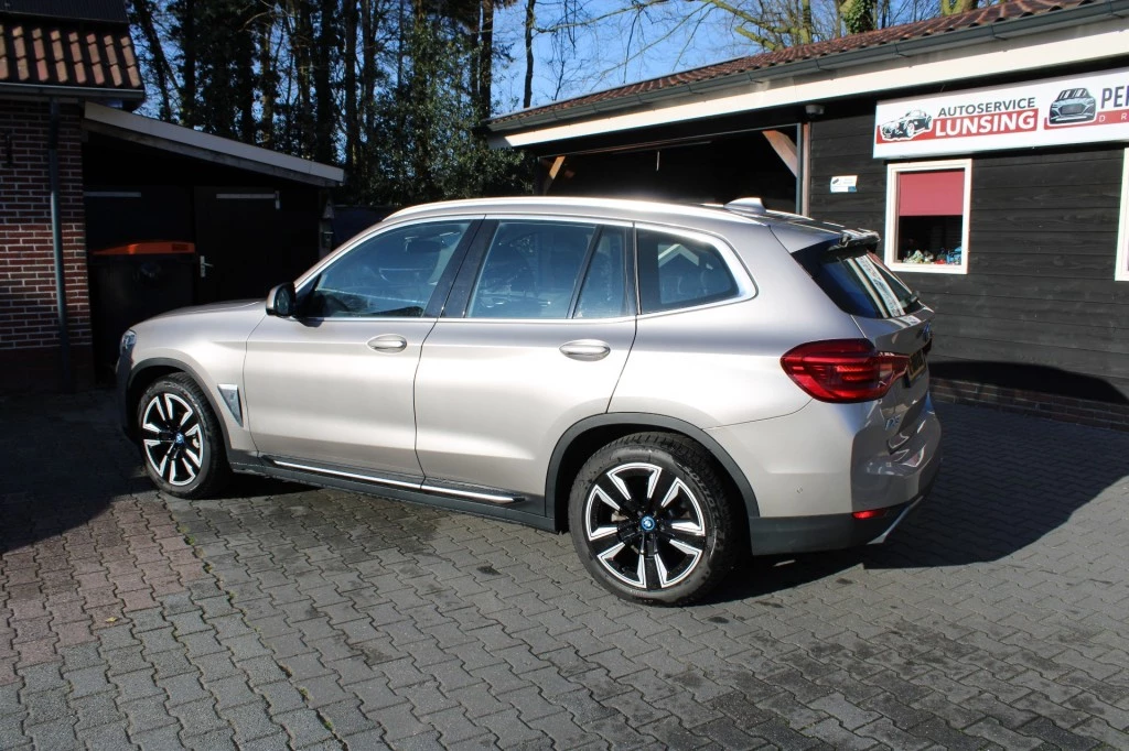 Hoofdafbeelding BMW iX3