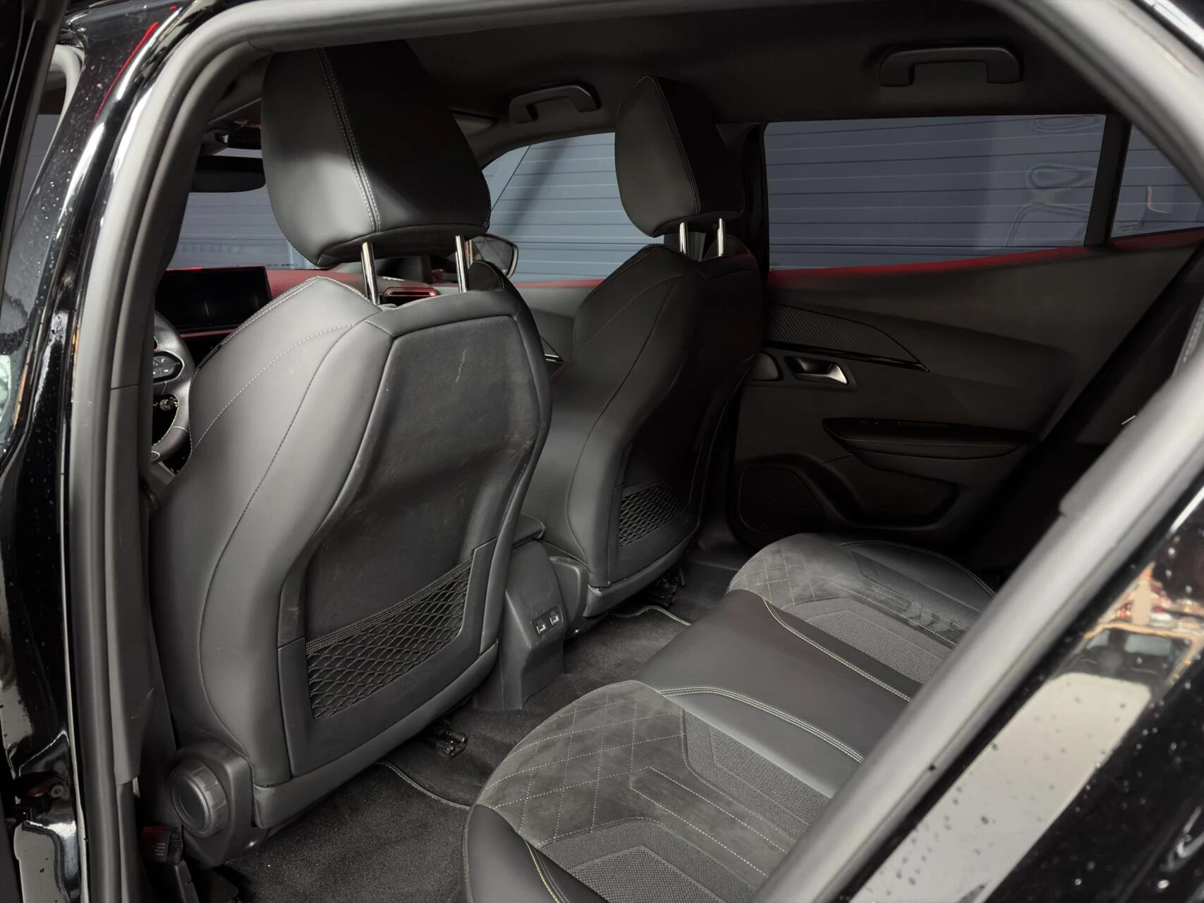 Hoofdafbeelding Peugeot e-2008