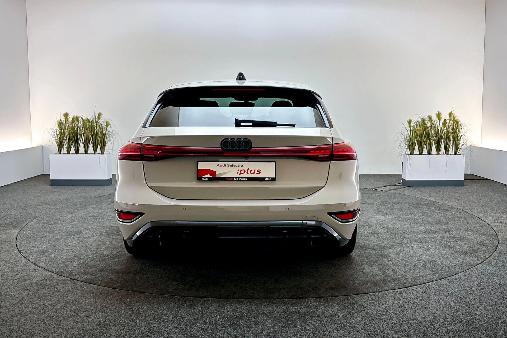 Hoofdafbeelding Audi A6 Avant e-tron