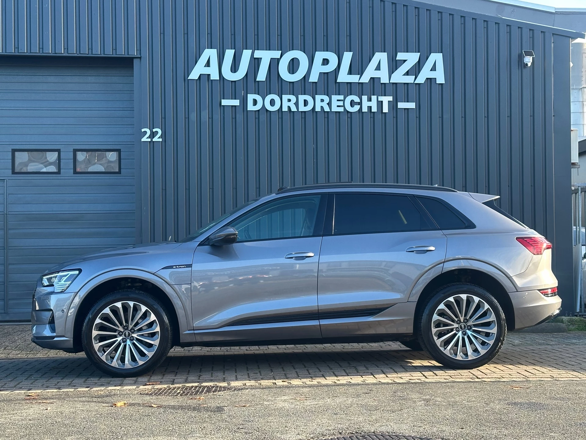 Hoofdafbeelding Audi e-tron