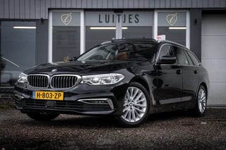 BMW 5-serie Touring 530i xDrive High-Executive Pano-dak Thaak I Leder I Stoelmemory I Head-up I Adaptive-cruise I Camera