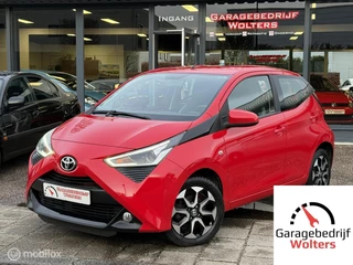 Hoofdafbeelding Toyota Aygo Toyota Aygo 1.0 VVT-i x-play CAMERA CARPLAY LED NW APK