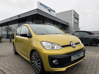 Volkswagen up! 1.0 BMT high up! R line Stoelverwarming | Honey Yellow | Sound-systeem Sound plus