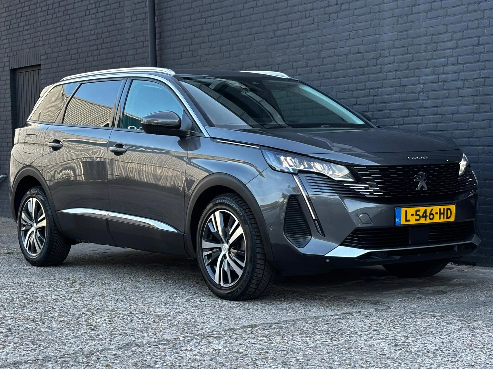 Hoofdafbeelding Peugeot 5008