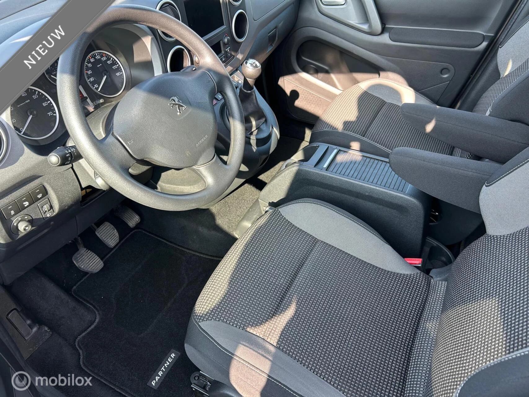 Hoofdafbeelding Peugeot Partner