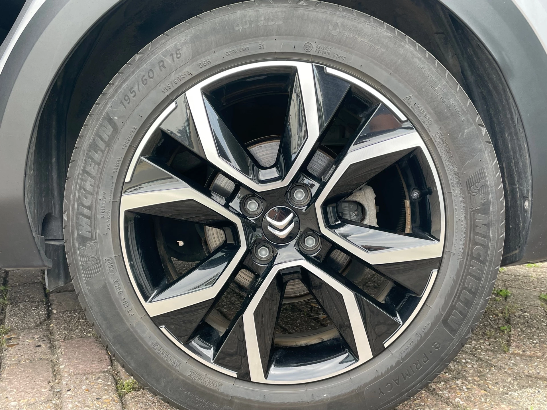 Hoofdafbeelding Citroën ë-C4 X